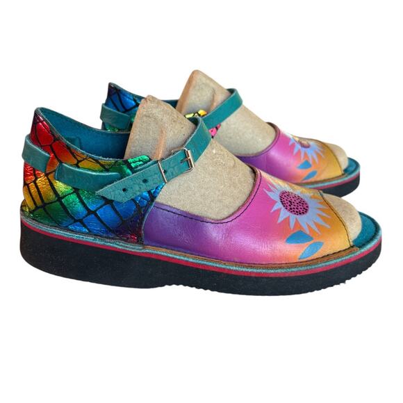 Soletech Painted Style Sandals w Flowers Iridescent Rainbow size 8(?) Pls Read! - Picture 2 of 15
